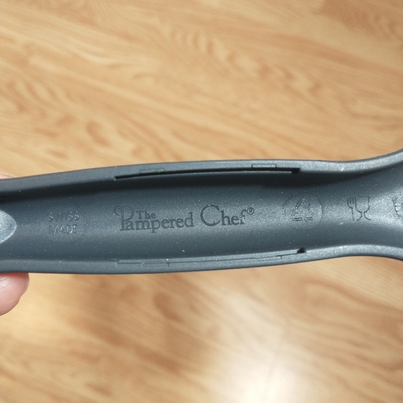 Pampered Chef Double Ended Bakers Pastry Roller, Adjustable Measuring Spoon - Picture 3 of 16